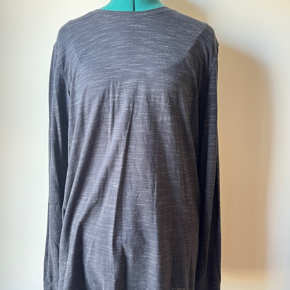 Under armour men’s Gray Long Sleeve Shirt